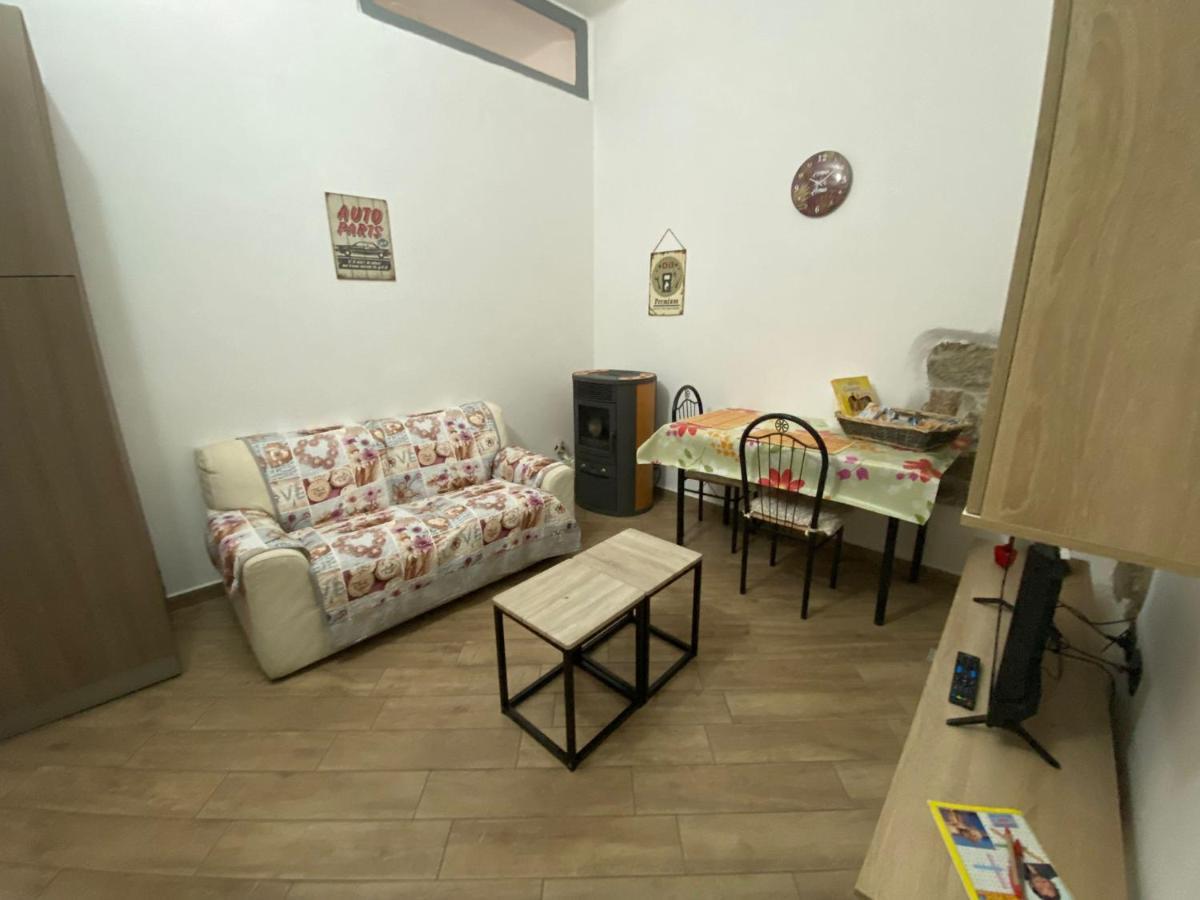 La Casa Di Sara Διαμέρισμα Νουόρο Δωμάτιο φωτογραφία